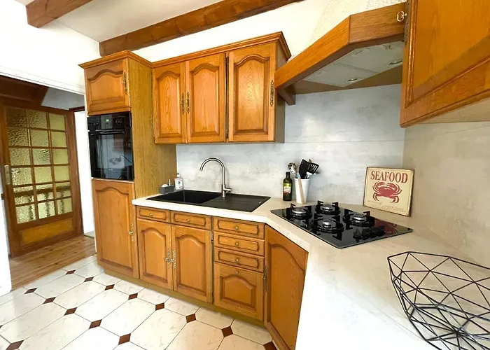 Maison Chaleureuse Proche Casa de Férias *